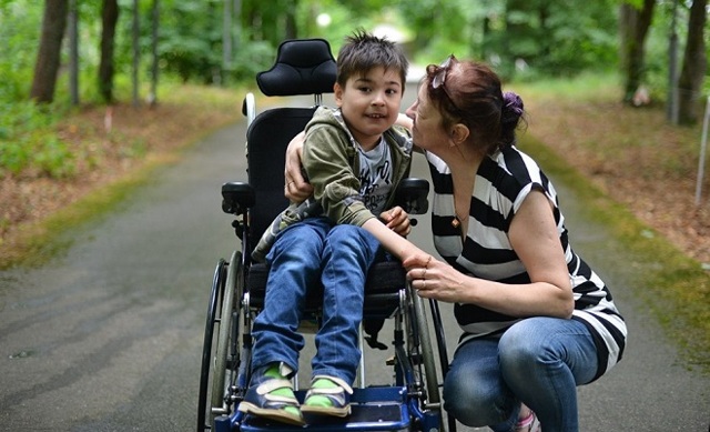 О праве лиц, осуществляющих уход за инвалидами I группы, на ежегодный дополнительный отпуск