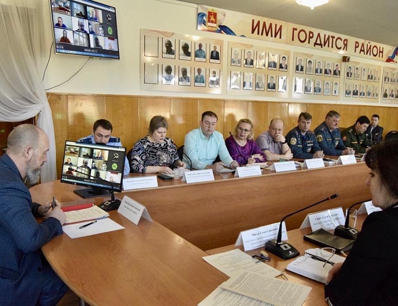 Глава района Контантин Тюнин о ежеквартальном совещании с руководителями федеральных и краевых организаций.